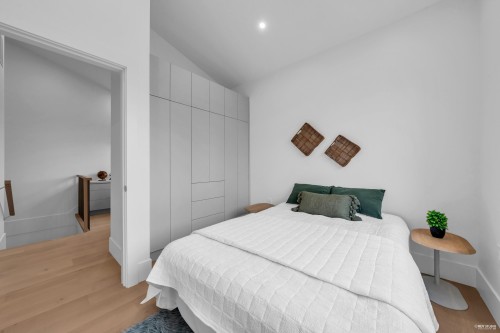 2917 Charles Street, Vancouver, BC 