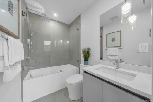 2917 Charles Street, Vancouver, BC 