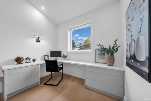 2917 Charles Street, Vancouver, BC 