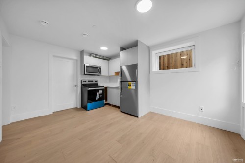 2917 Charles Street, Vancouver, BC 