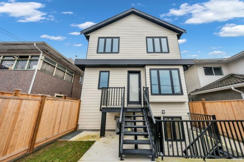 2917 Charles Street, Vancouver, BC 