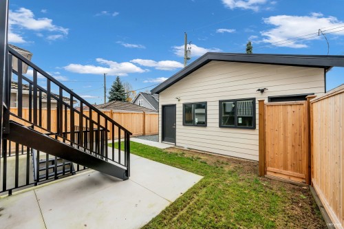 2917 Charles Street, Vancouver, BC 