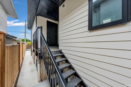 2917 Charles Street, Vancouver, BC 