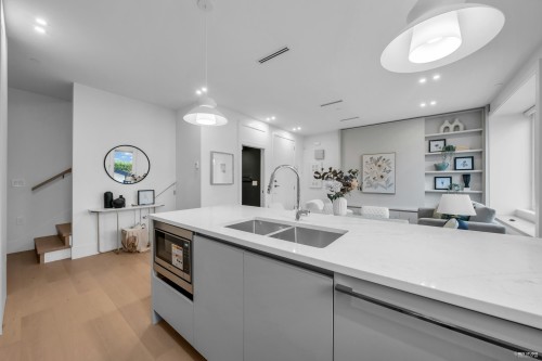 2917 Charles Street, Vancouver, BC 