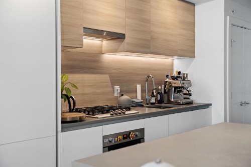 2601-652 Whiting Way, Coquitlam, BC 