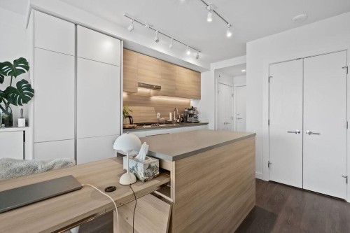 2601-652 Whiting Way, Coquitlam, BC 