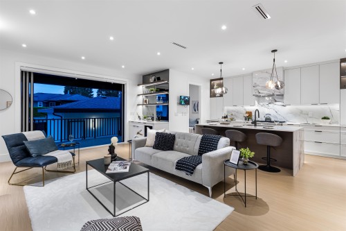 6918 Union Street, Burnaby, BC 