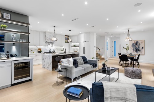 6918 Union Street, Burnaby, BC 