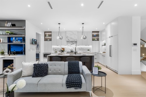 6918 Union Street, Burnaby, BC 