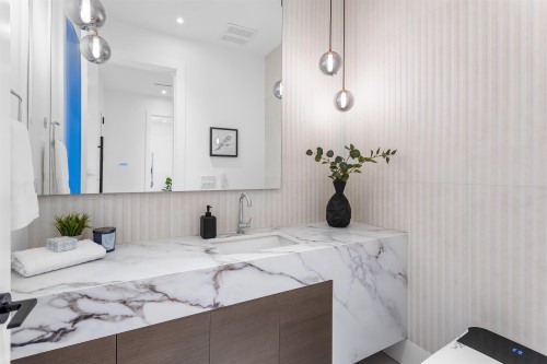 6918 Union Street, Burnaby, BC 