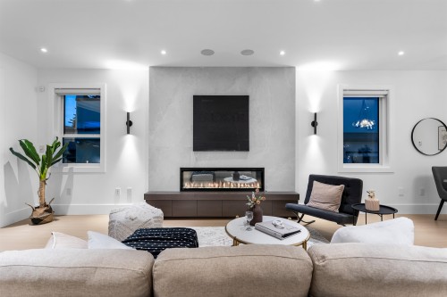 6916 Union Street, Burnaby, BC 