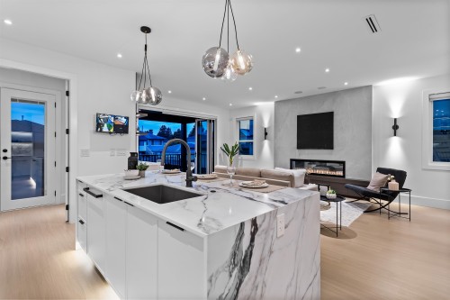 6916 Union Street, Burnaby, BC 