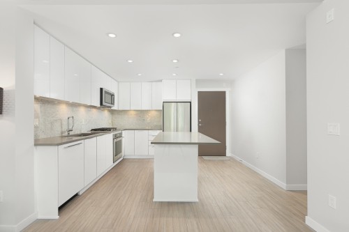 205-2651 Library Lane, North Vancouver, BC 