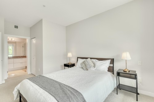 205-2651 Library Lane, North Vancouver, BC 