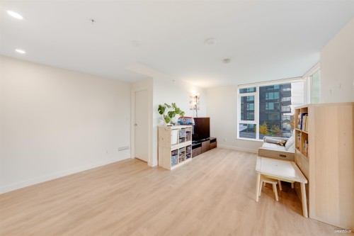 807-318 Alderson Avenue, Coquitlam, BC 