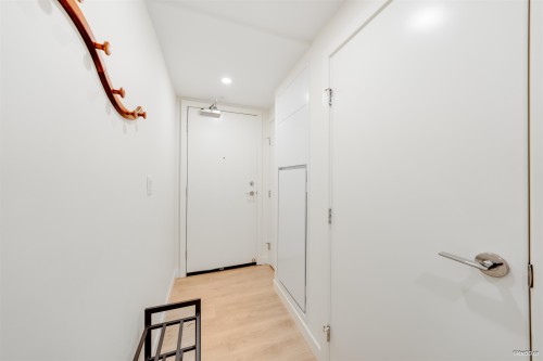 807-318 Alderson Avenue, Coquitlam, BC 