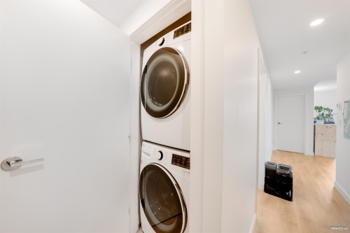 807-318 Alderson Avenue, Coquitlam, BC 