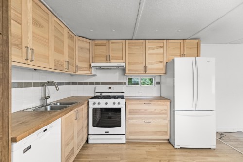 18-12868 229Th Street, Maple Ridge, BC 