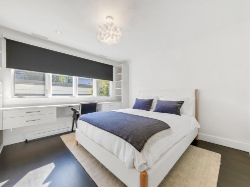 3262 1St Avenue W, Vancouver, BC 