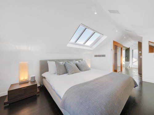 3262 1St Avenue W, Vancouver, BC 