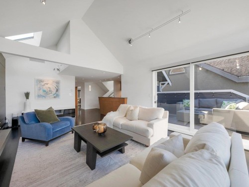 3262 1St Avenue W, Vancouver, BC 