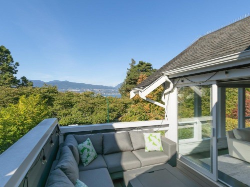 3262 1St Avenue W, Vancouver, BC 