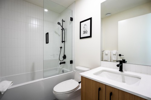 Th8-610 3Rd Street E, North Vancouver, BC 