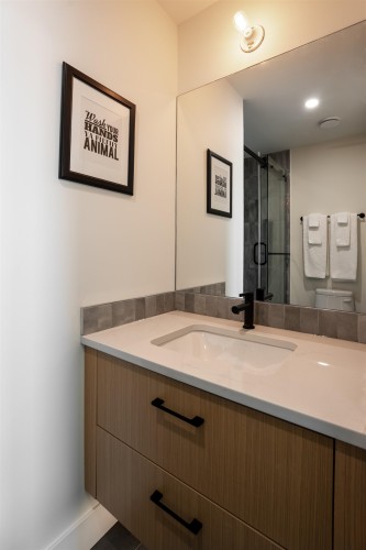 Th8-610 3Rd Street E, North Vancouver, BC 