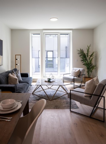 Th8-610 3Rd Street E, North Vancouver, BC 