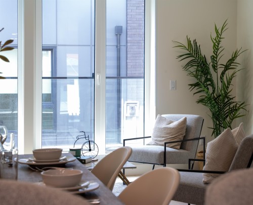 Th8-610 3Rd Street E, North Vancouver, BC 