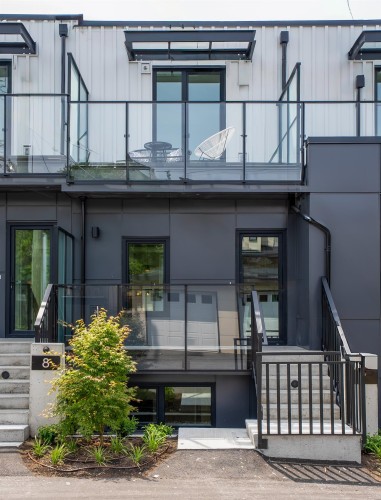 Th8-610 3Rd Street E, North Vancouver, BC 