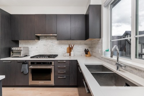 59-3500 Burke Village Promenade, Coquitlam, BC 