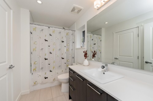 59-3500 Burke Village Promenade, Coquitlam, BC 