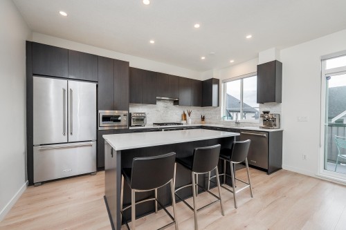 59-3500 Burke Village Promenade, Coquitlam, BC 