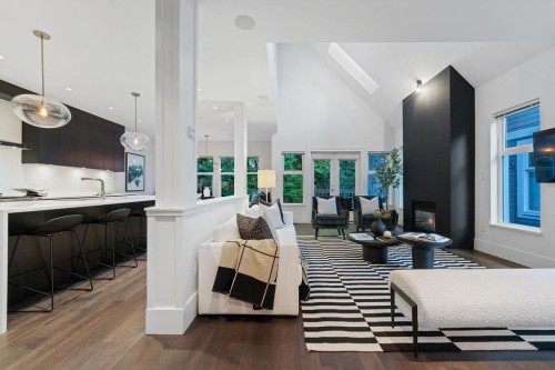 3761 Edgemont Boulevard, North Vancouver, BC 