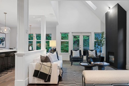 3761 Edgemont Boulevard, North Vancouver, BC 