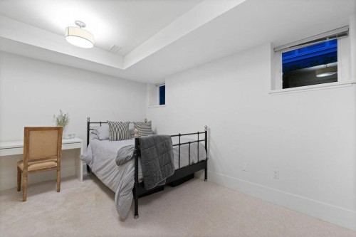 3761 Edgemont Boulevard, North Vancouver, BC 