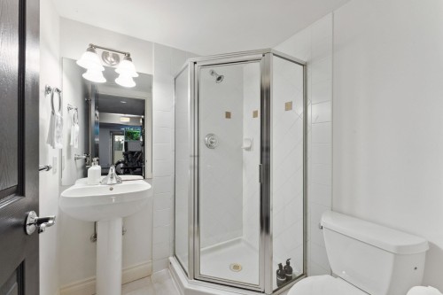 3761 Edgemont Boulevard, North Vancouver, BC 