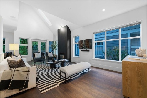 3761 Edgemont Boulevard, North Vancouver, BC 