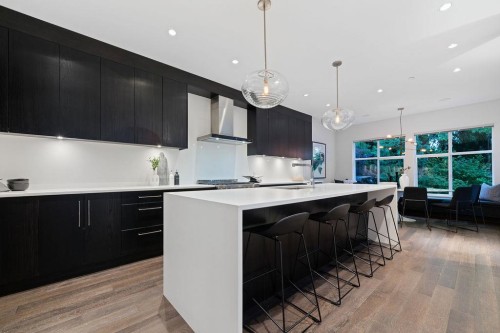 3761 Edgemont Boulevard, North Vancouver, BC 