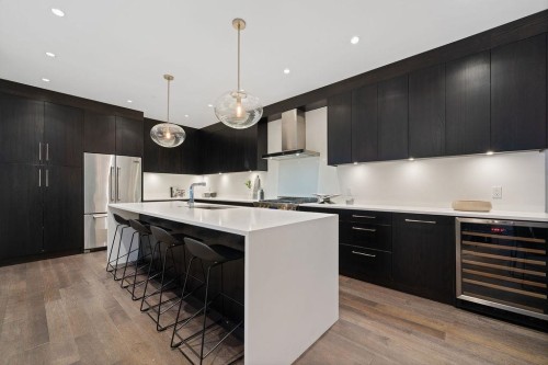 3761 Edgemont Boulevard, North Vancouver, BC 