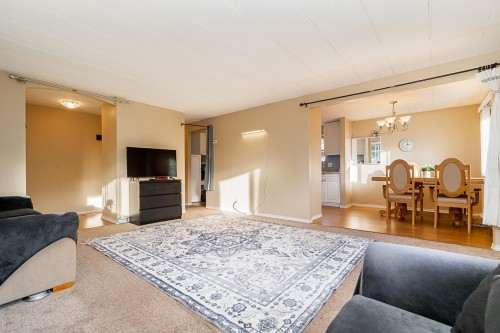 93-201 Cayer Street, Coquitlam, BC 