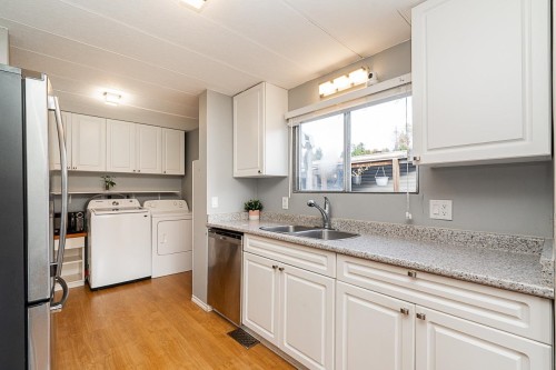 93-201 Cayer Street, Coquitlam, BC 