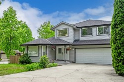 23796 110b Avenue  Maple Ridge, BC V2W 1E6