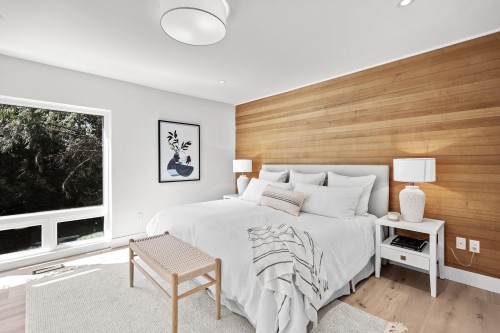 5061 Bear Lane, West Vancouver, BC 