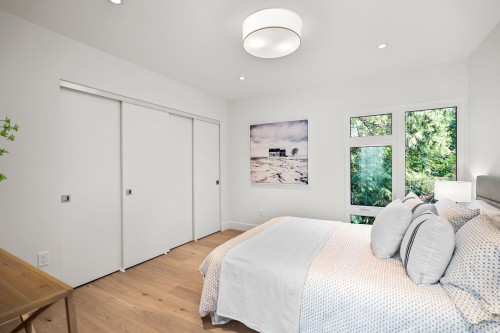 5061 Bear Lane, West Vancouver, BC 