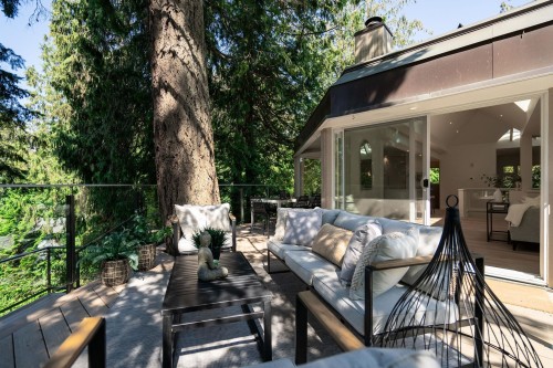 5061 Bear Lane, West Vancouver, BC 