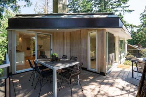 5061 Bear Lane, West Vancouver, BC 