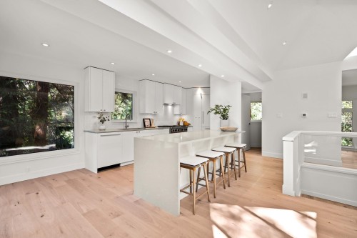 5061 Bear Lane, West Vancouver, BC 