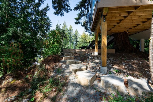 5061 Bear Lane, West Vancouver, BC 